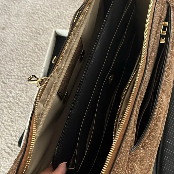 La Mansio Brown Cork Convertible Bag - Picture 10 of 12